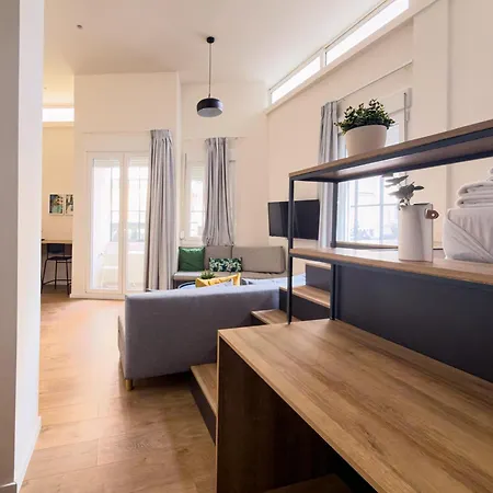 Boat House - Near Papafi Metro Station Apartment