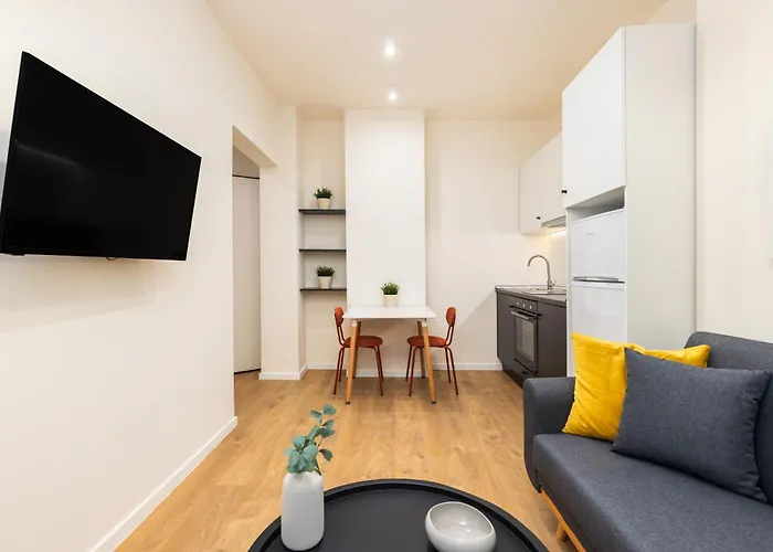 Boat House - Near Papafi Metro Station Apartment