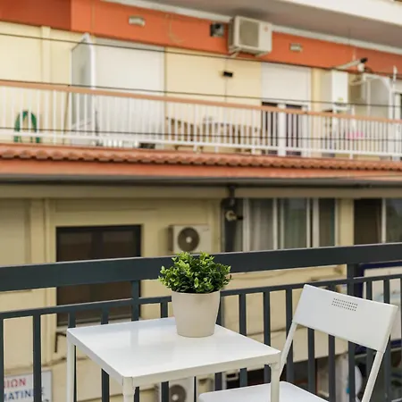 Boat House - Near Papafi Metro Station סלוניקי