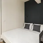 Boat House - Near Papafi Metro Station Apartment