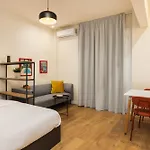 Boat House - Near Papafi Metro Station Apartment *