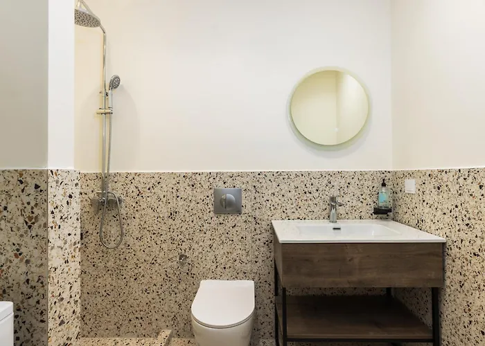 Boat House - Near Papafi Metro Station Apartment *